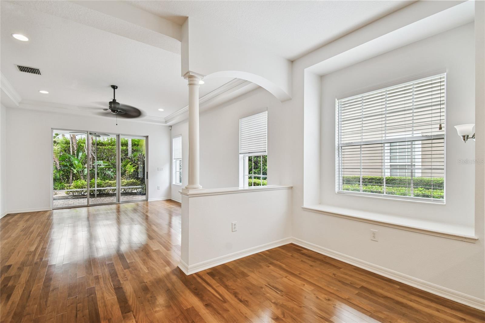 14605 CHATSWORTH MANOR CIR