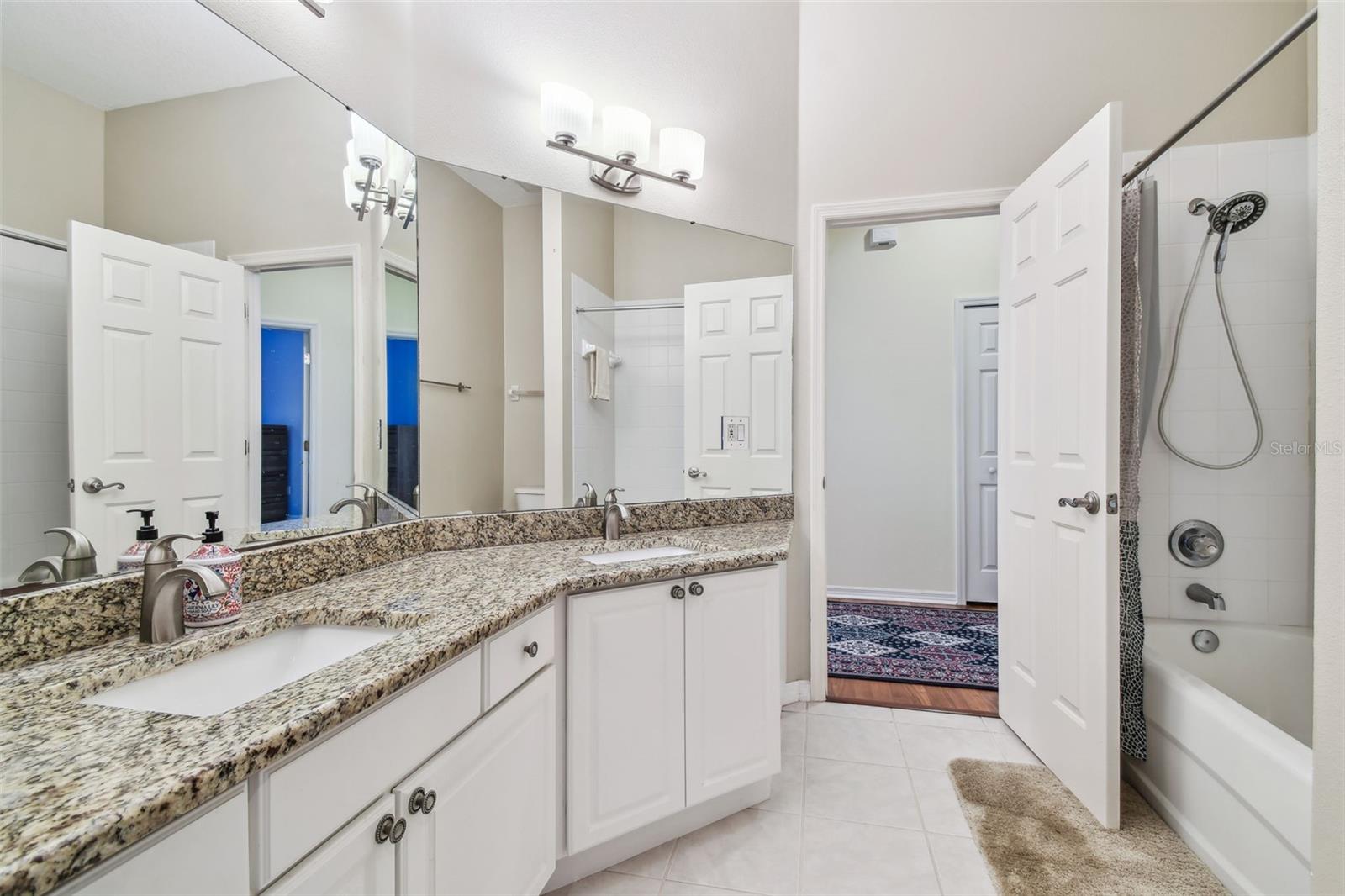 14605 CHATSWORTH MANOR CIR