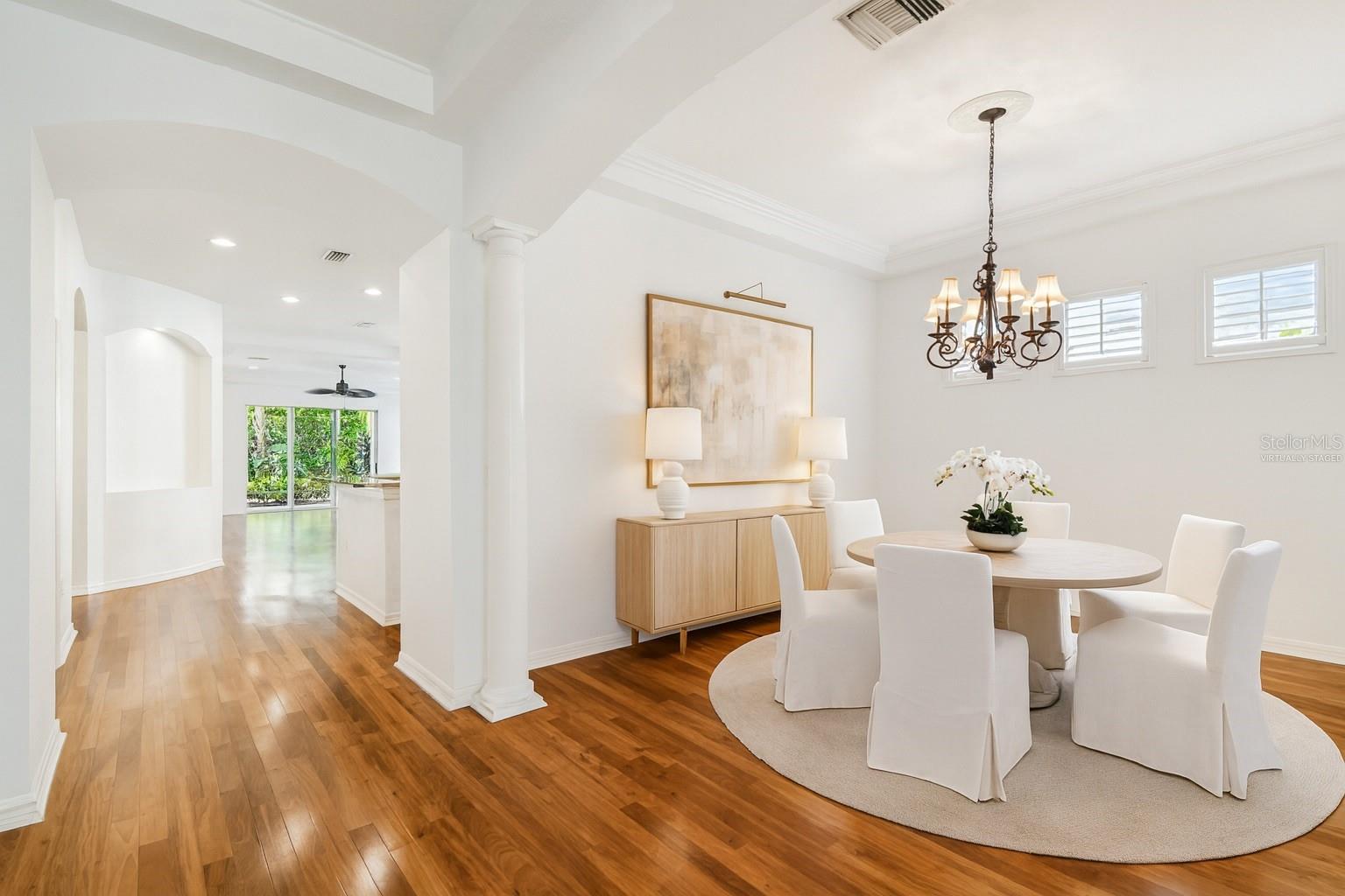 14605 CHATSWORTH MANOR CIR