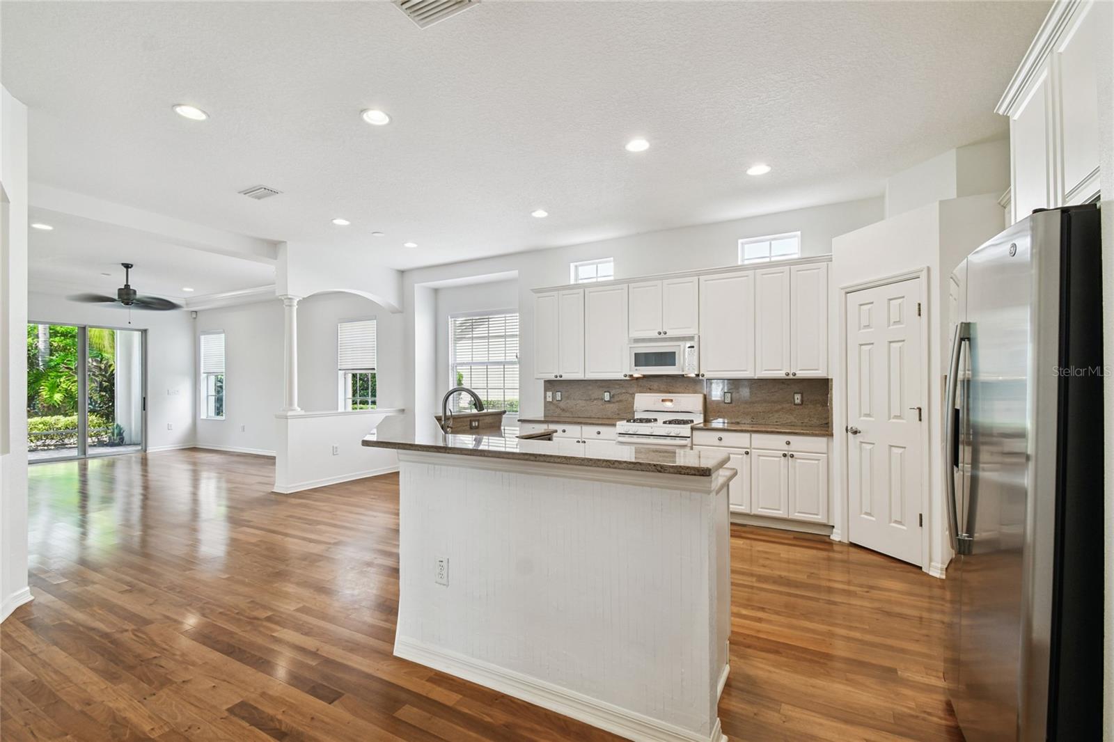 14605 CHATSWORTH MANOR CIR