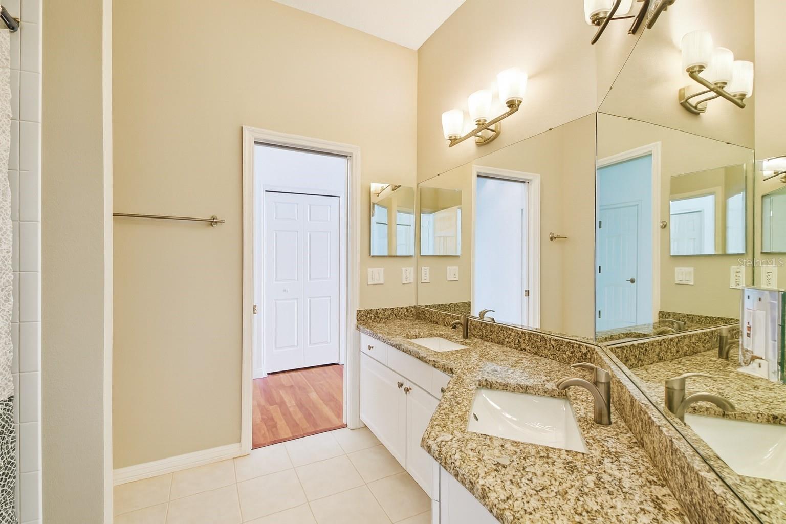 14605 CHATSWORTH MANOR CIR