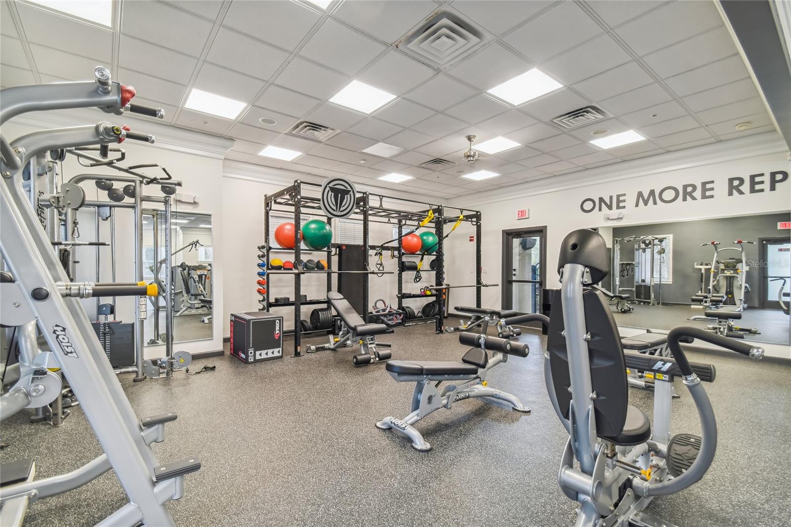 14605 CHATSWORTH MANOR CIR