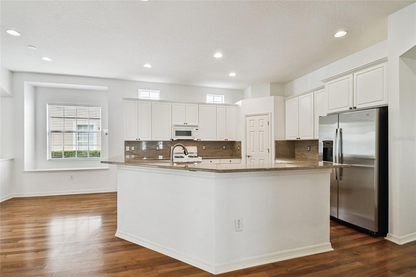 14605 CHATSWORTH MANOR CIR