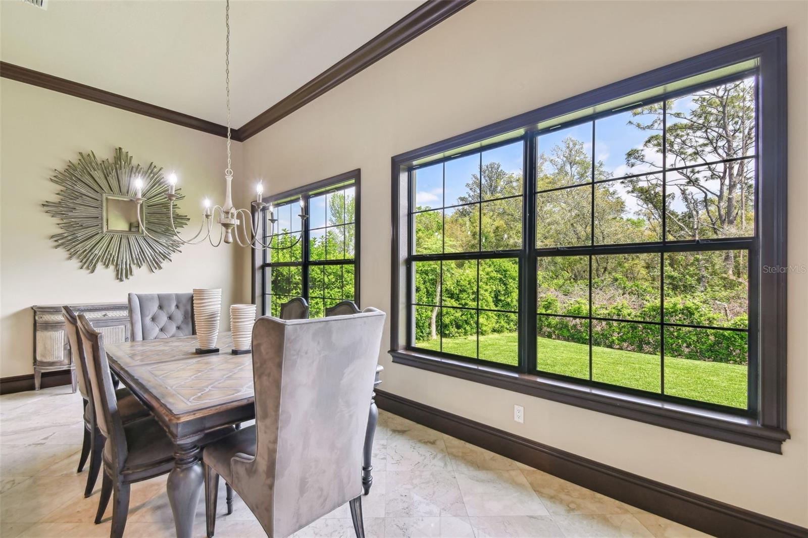 17005 MADRES DE AVILA