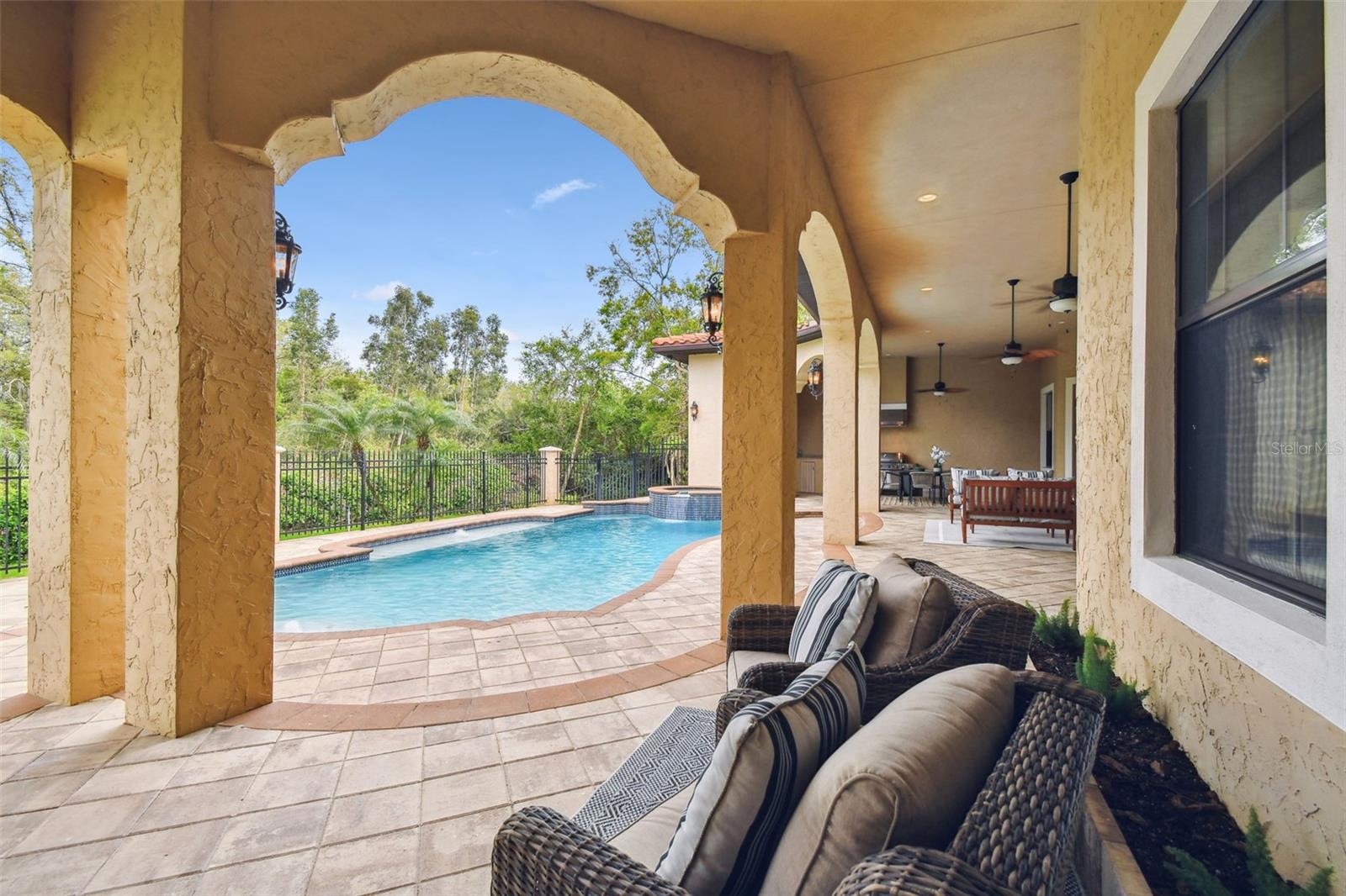 17005 MADRES DE AVILA