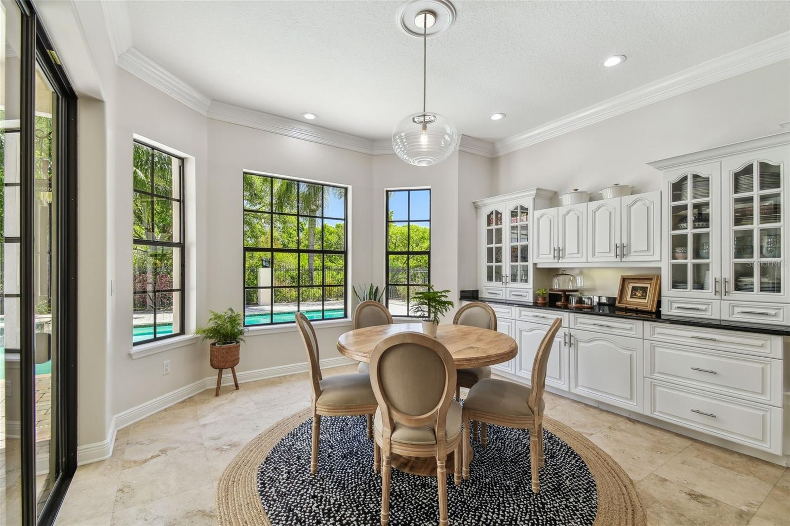 17003 MADRES DE AVILA