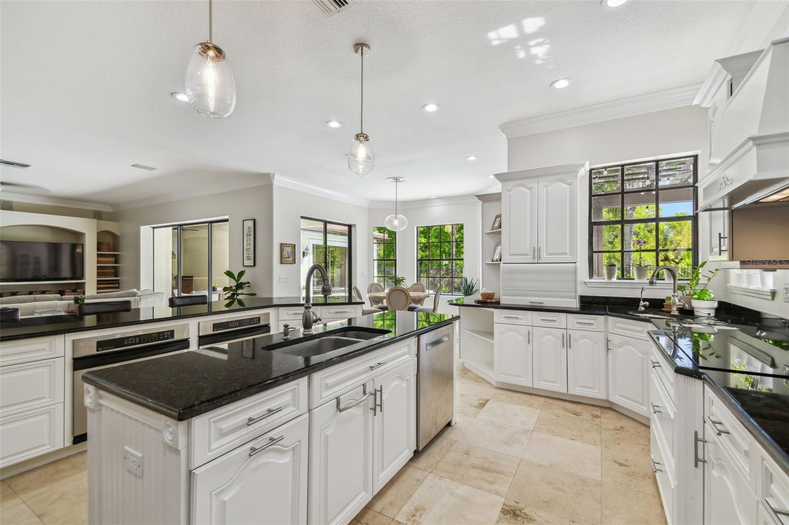 17003 MADRES DE AVILA