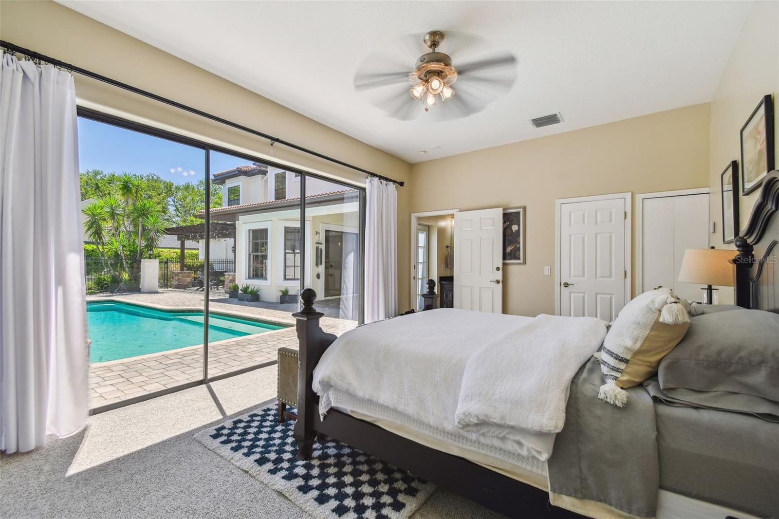 17003 MADRES DE AVILA