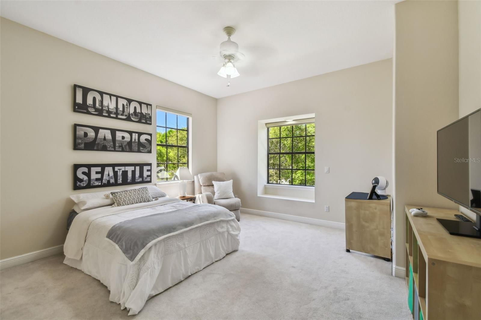 17003 MADRES DE AVILA