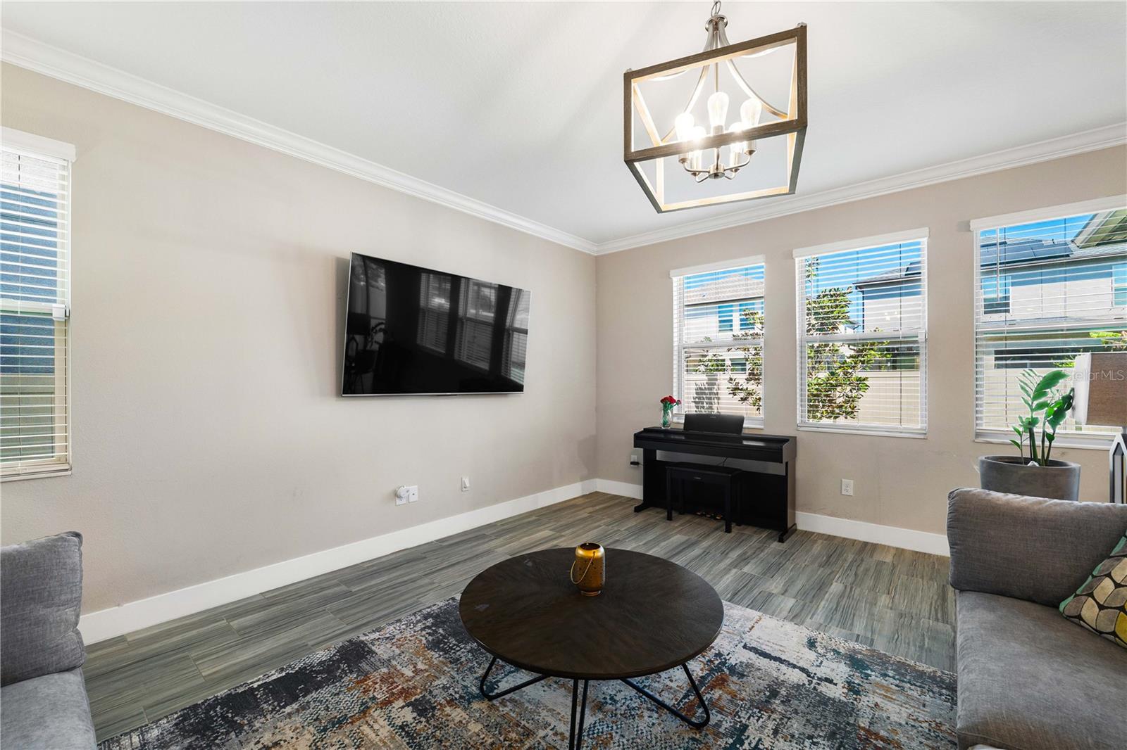 8609 WINNING FIELDS RD