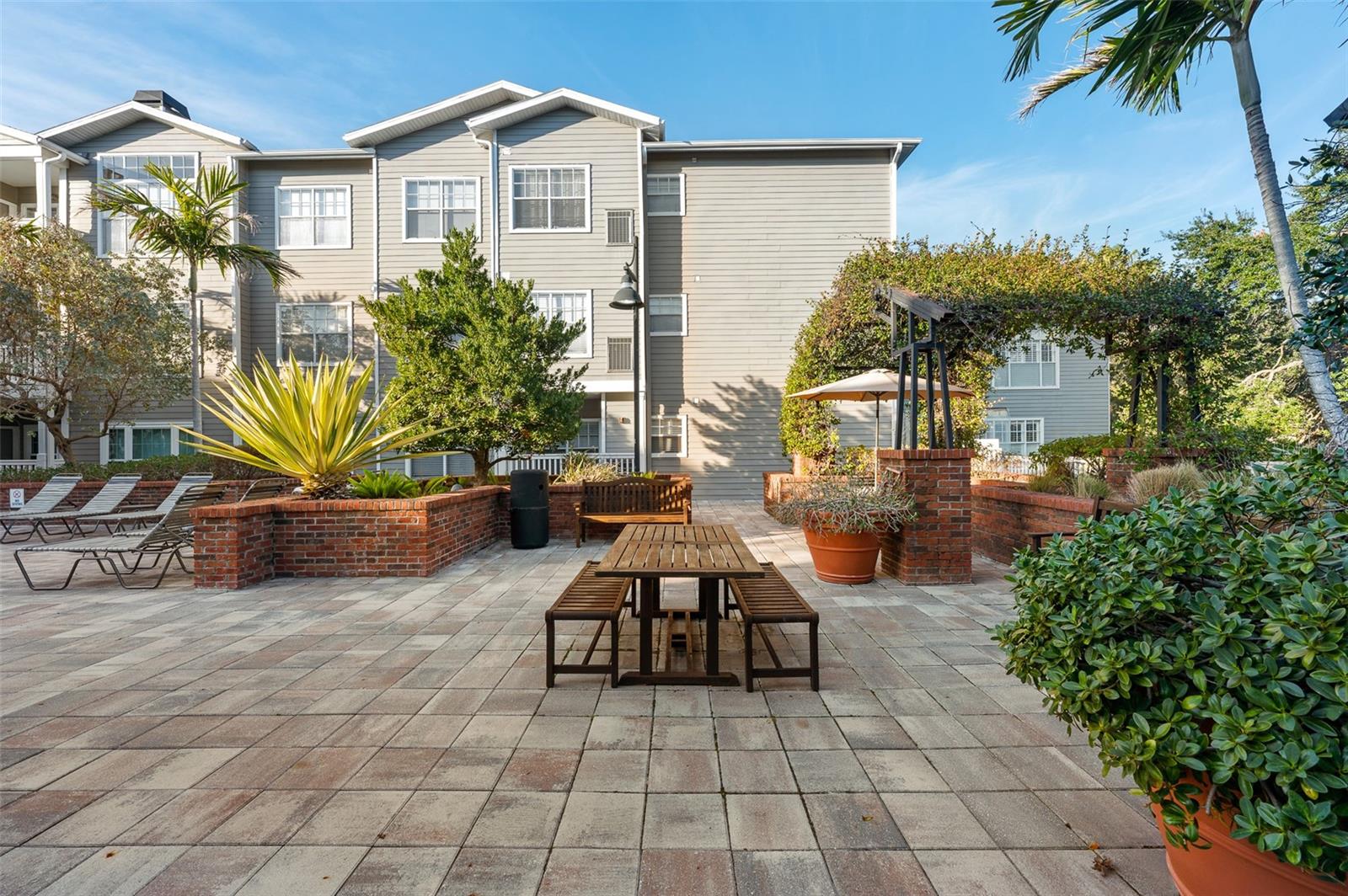 800 S DAKOTA AVE #329