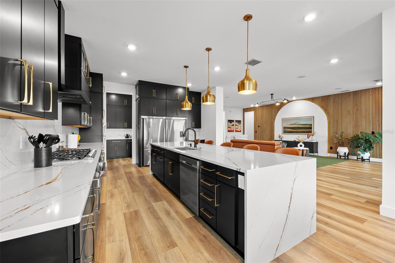 8720 DRUMMER PLANK DR