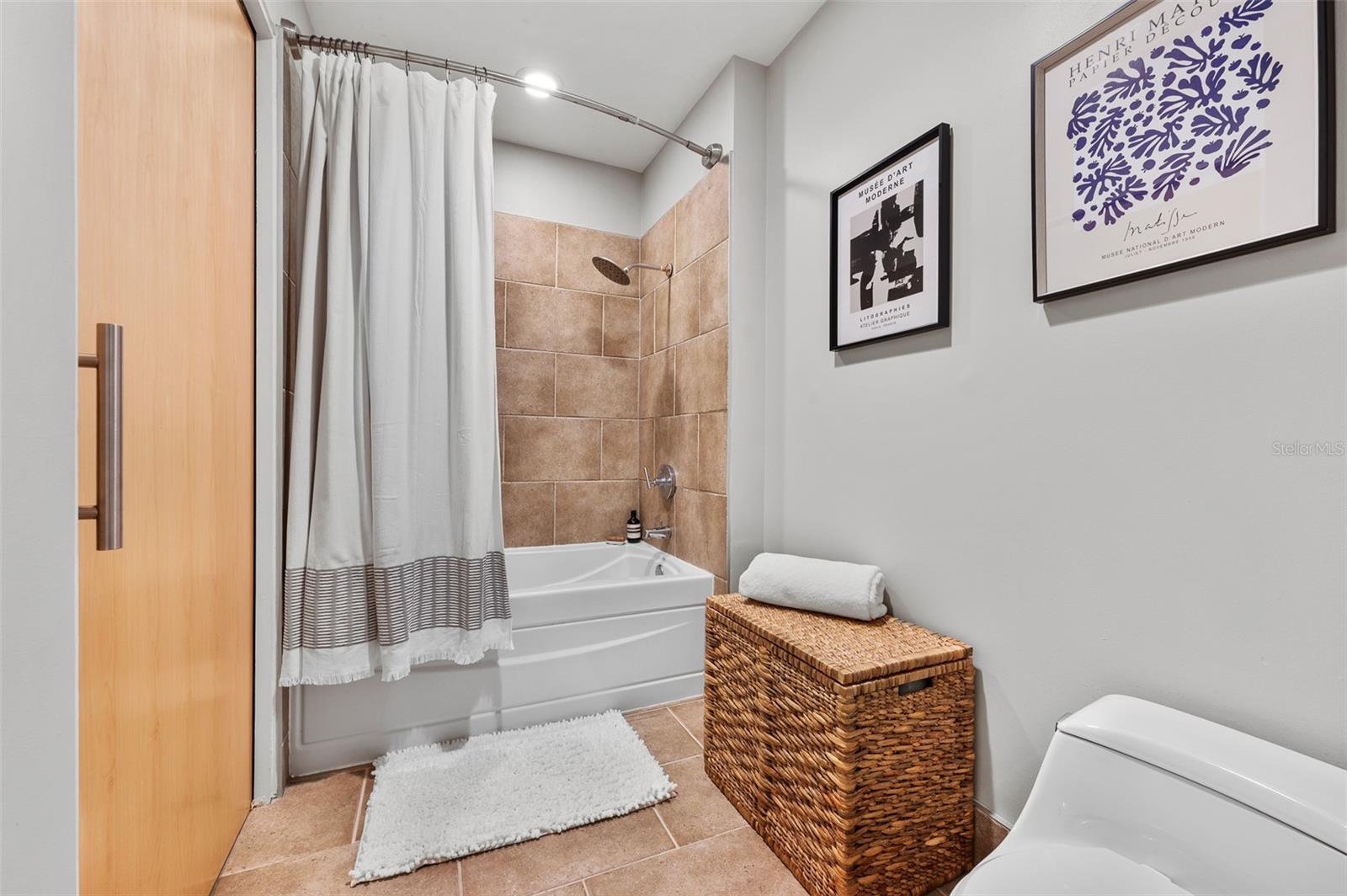 101 N 12TH ST #206