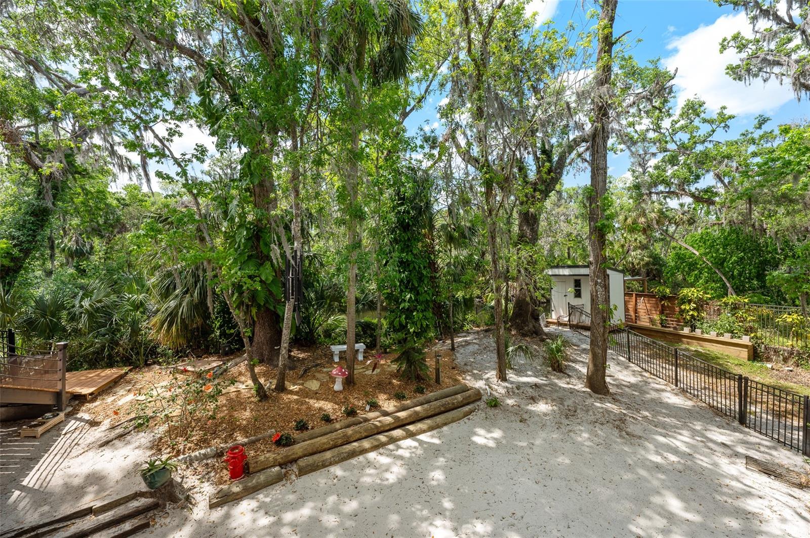 4701 RAMBLING RIVER RD