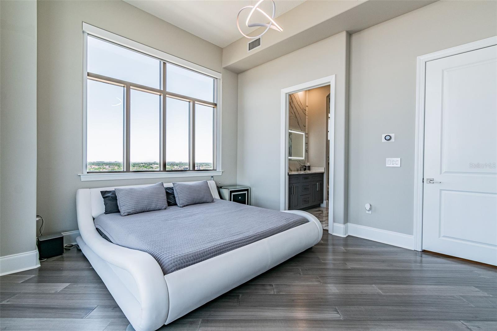 275 BAYSHORE BLVD #1808
