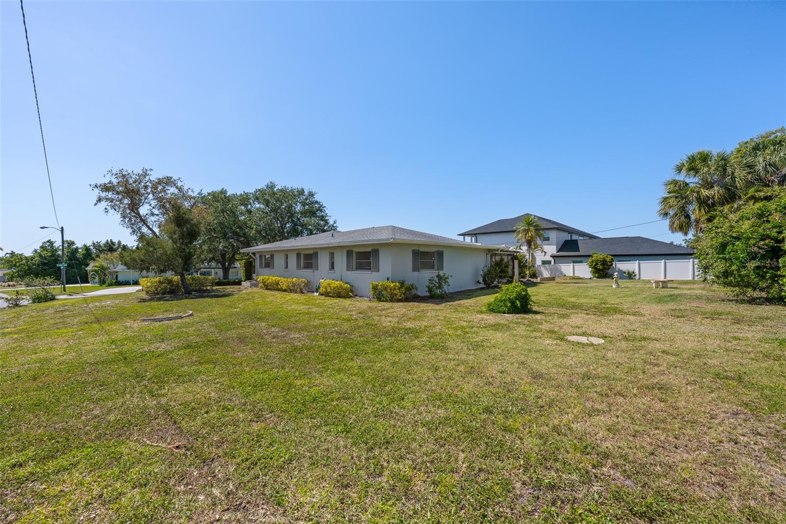 319 CEDAR LN