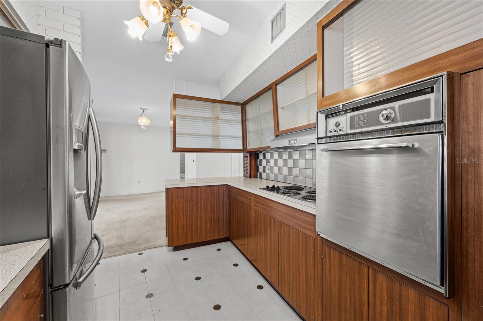319 CEDAR LN