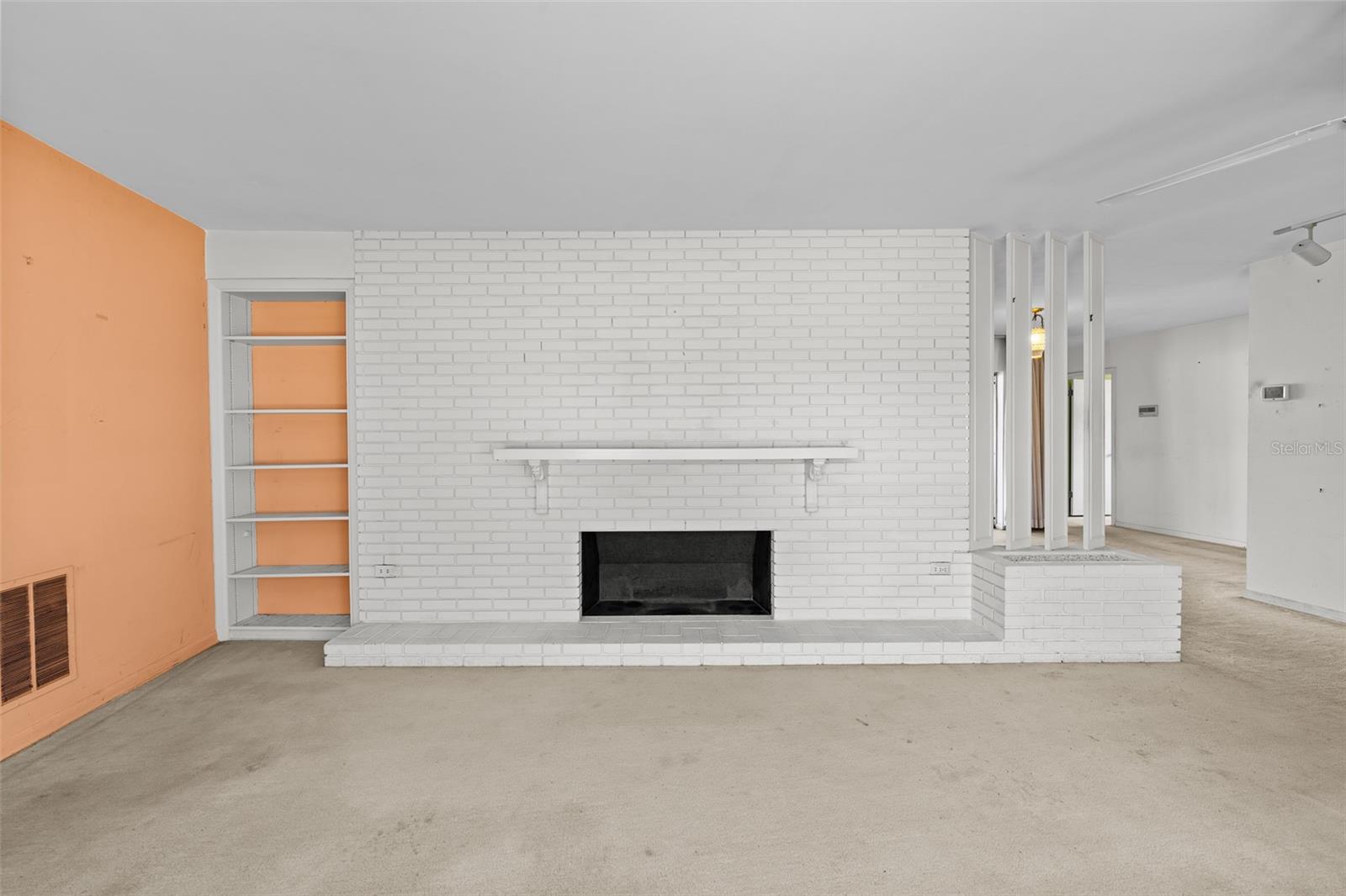 319 CEDAR LN