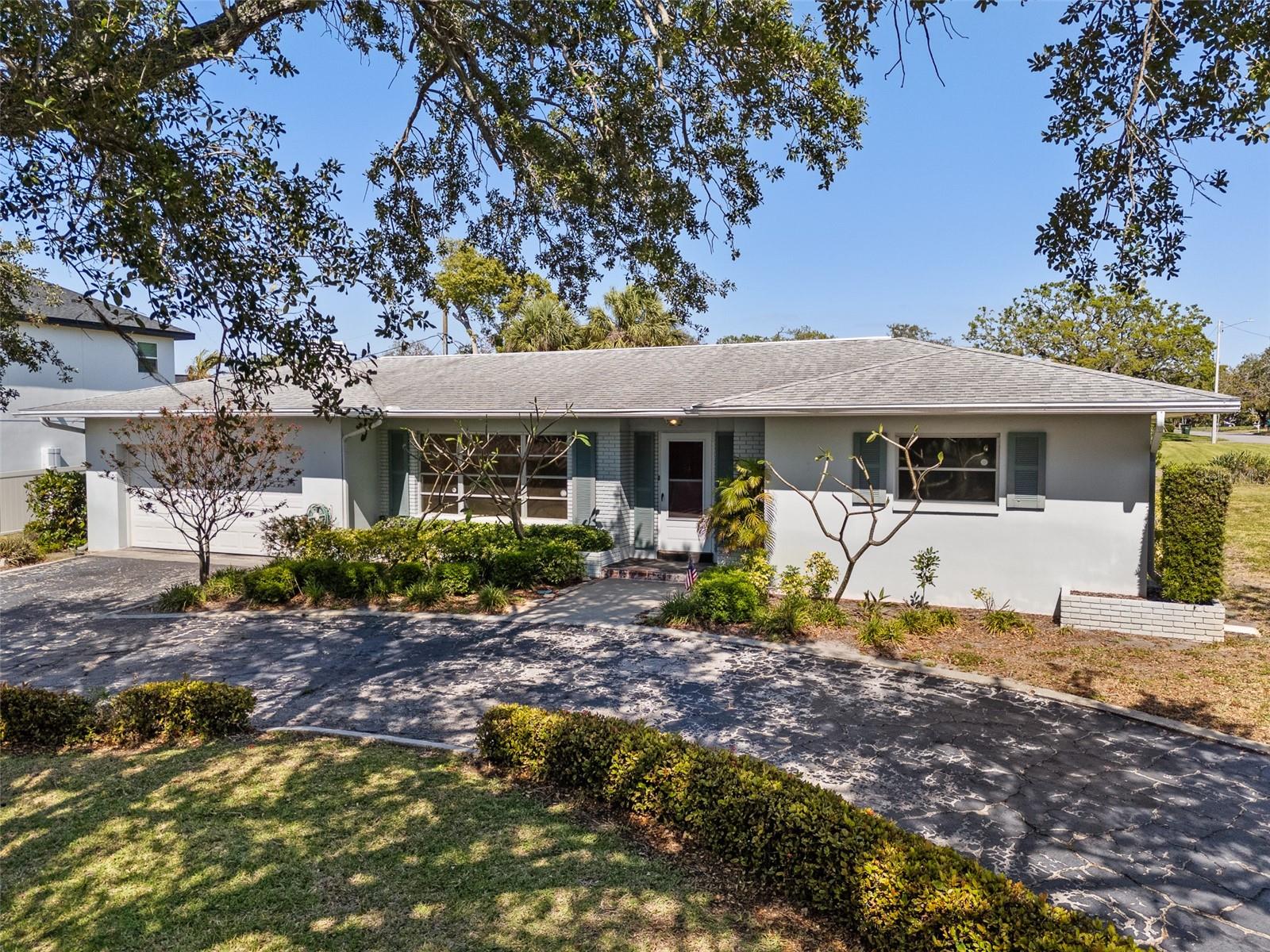 319 CEDAR LN