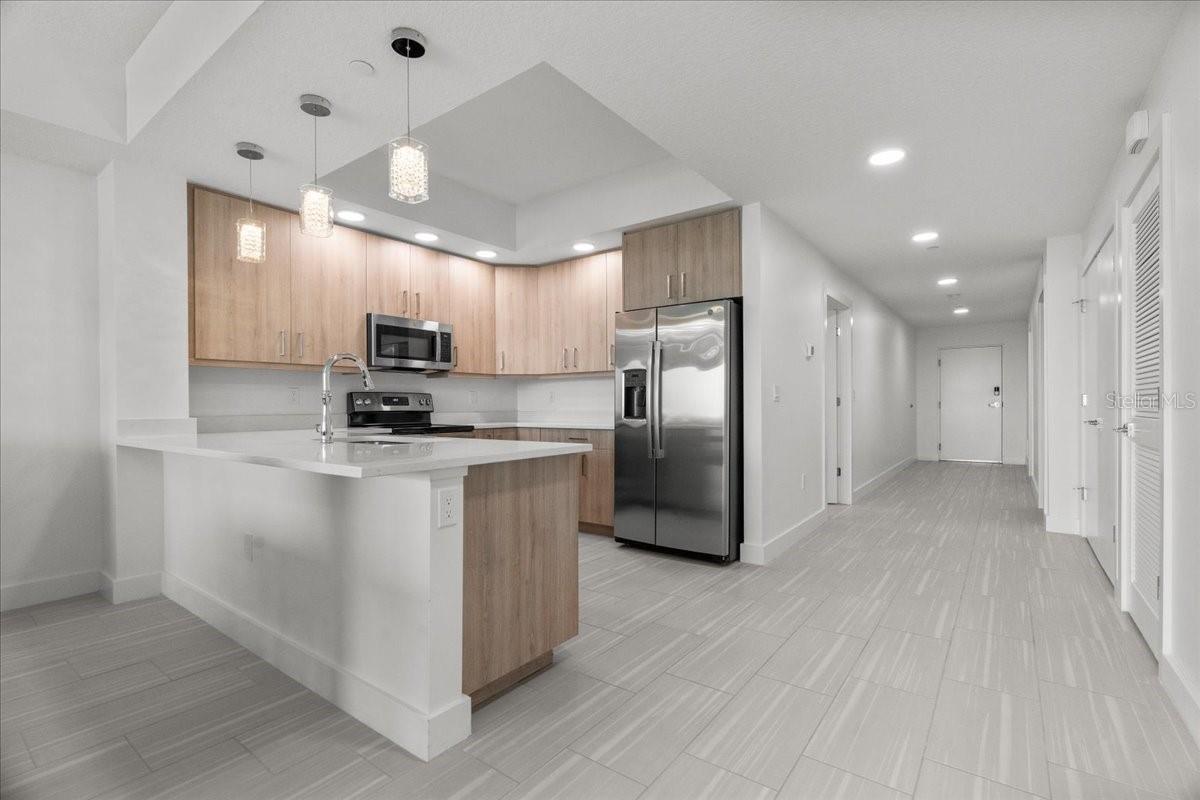 415 ISLAND WAY #303