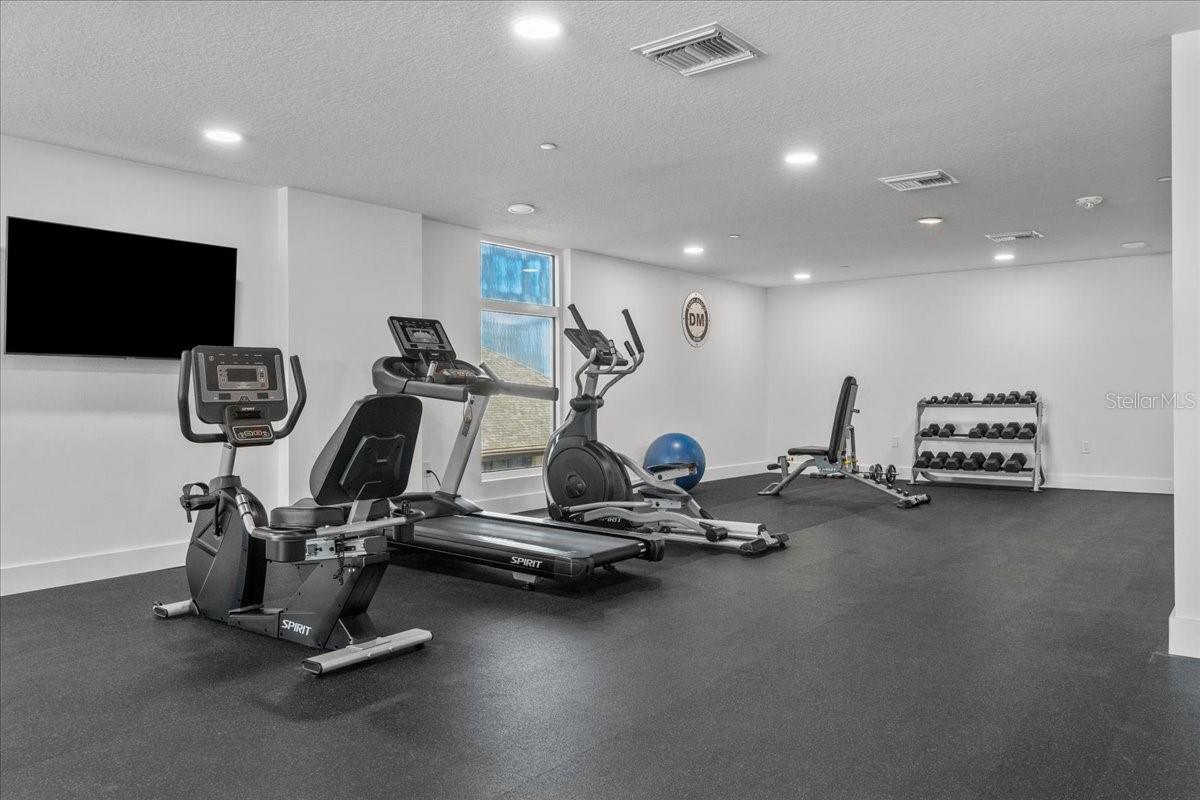 415 ISLAND WAY #303