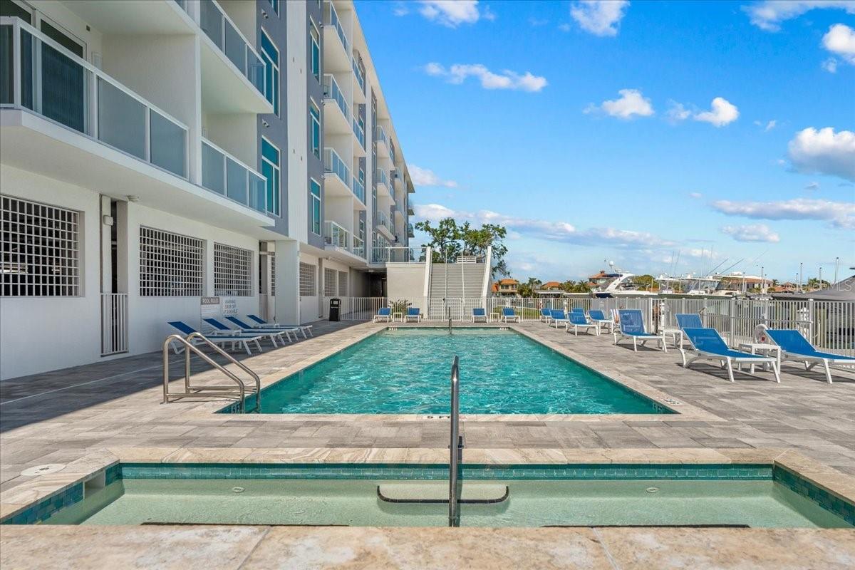 415 ISLAND WAY #303