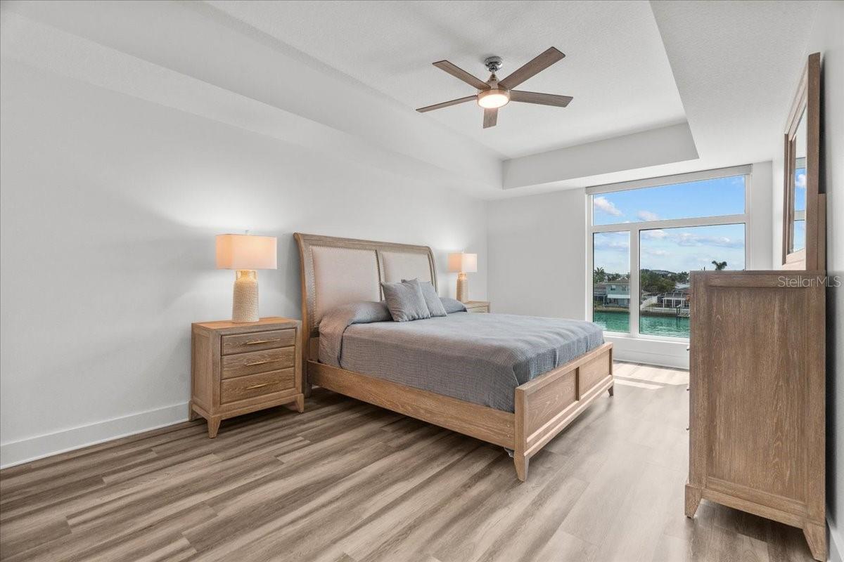 415 ISLAND WAY #303