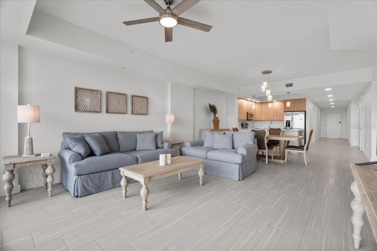 415 ISLAND WAY #303