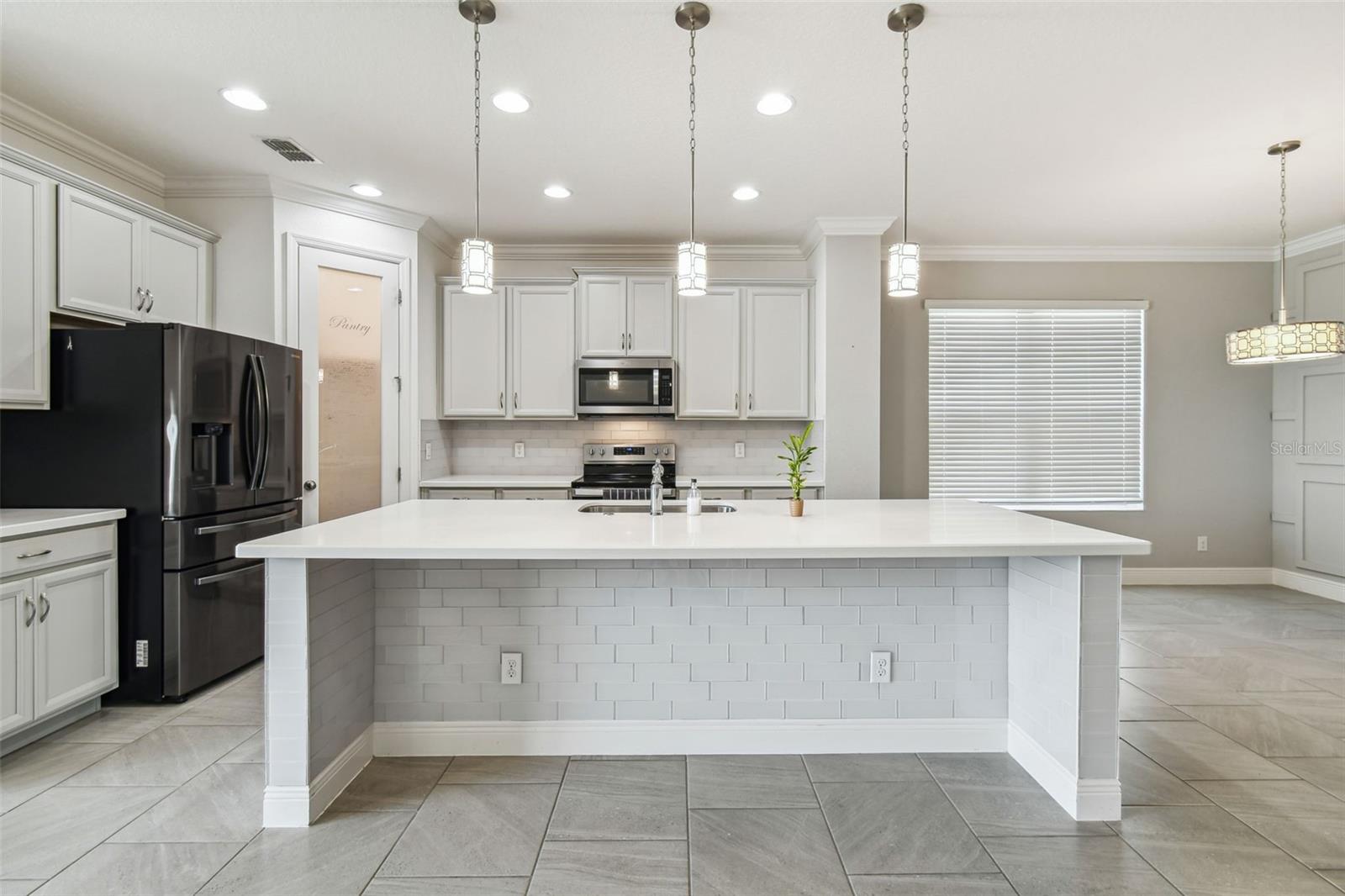 4950 CHASE CT
