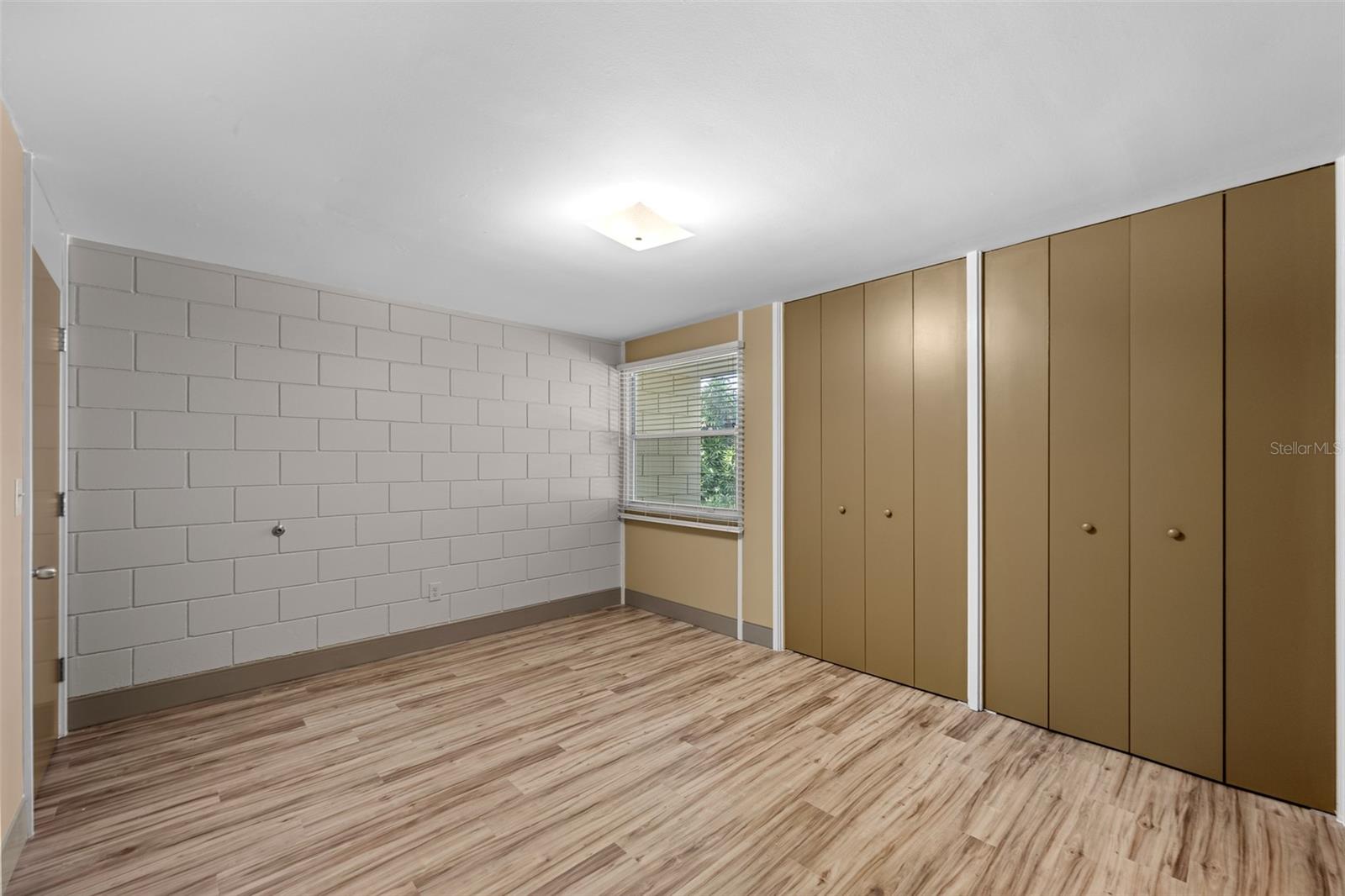 4304 N RIVER VIEW AVE