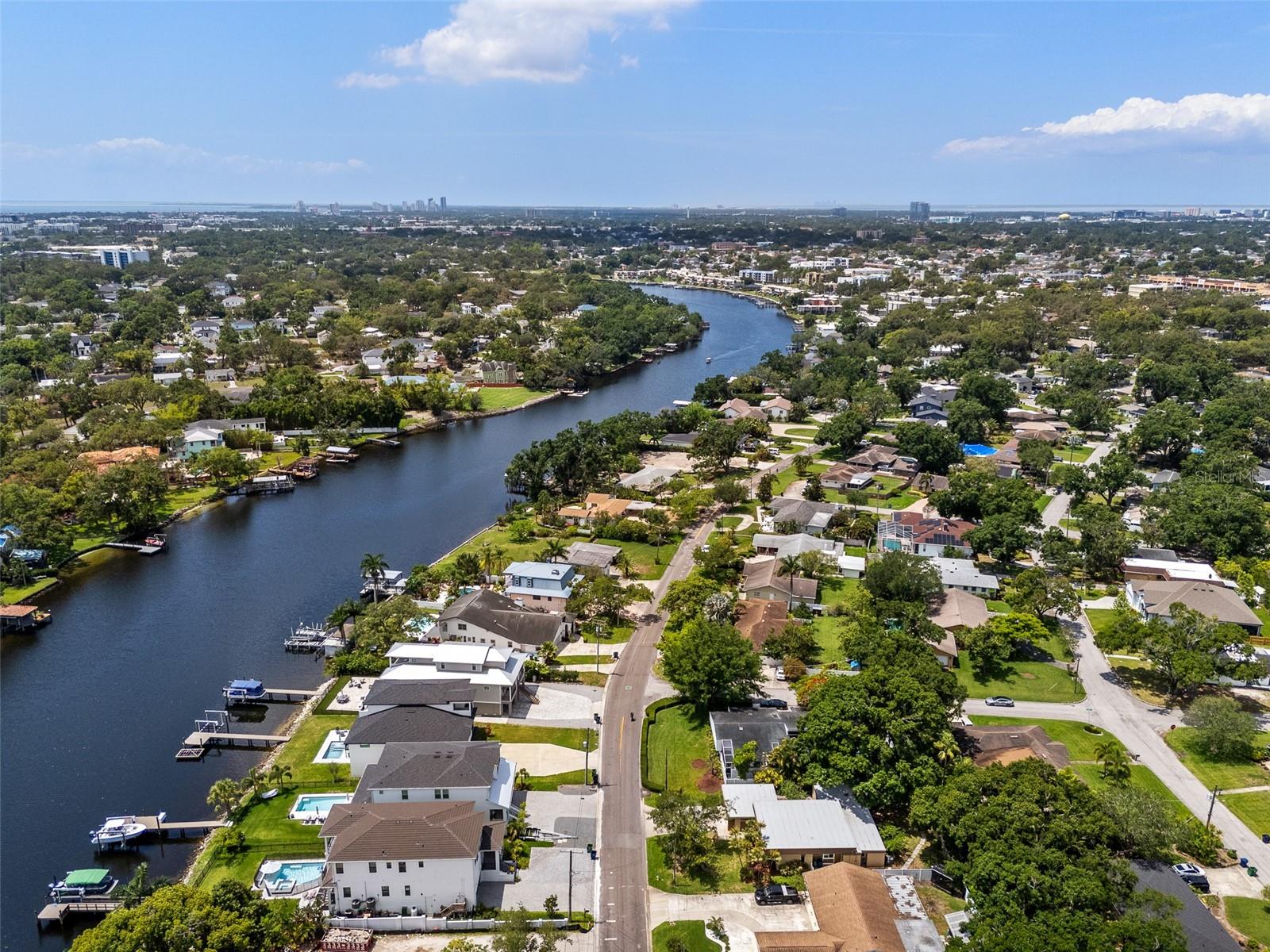 4304 N RIVER VIEW AVE