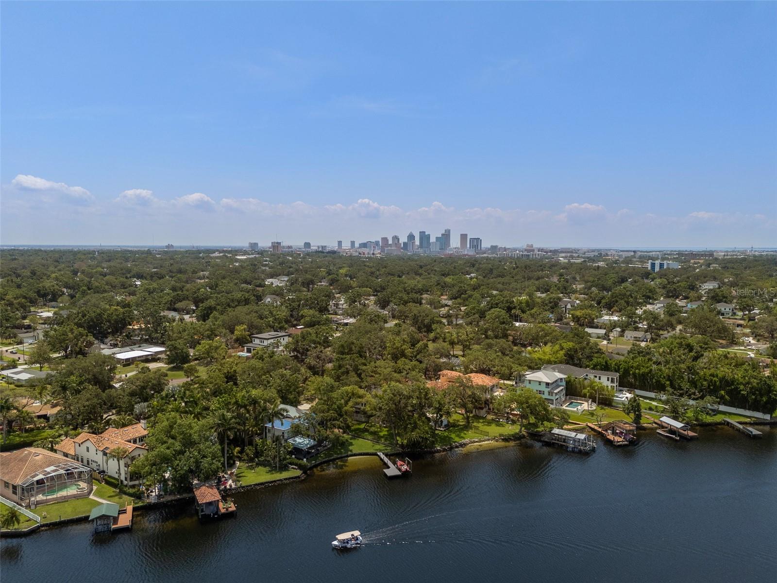 4304 N RIVER VIEW AVE