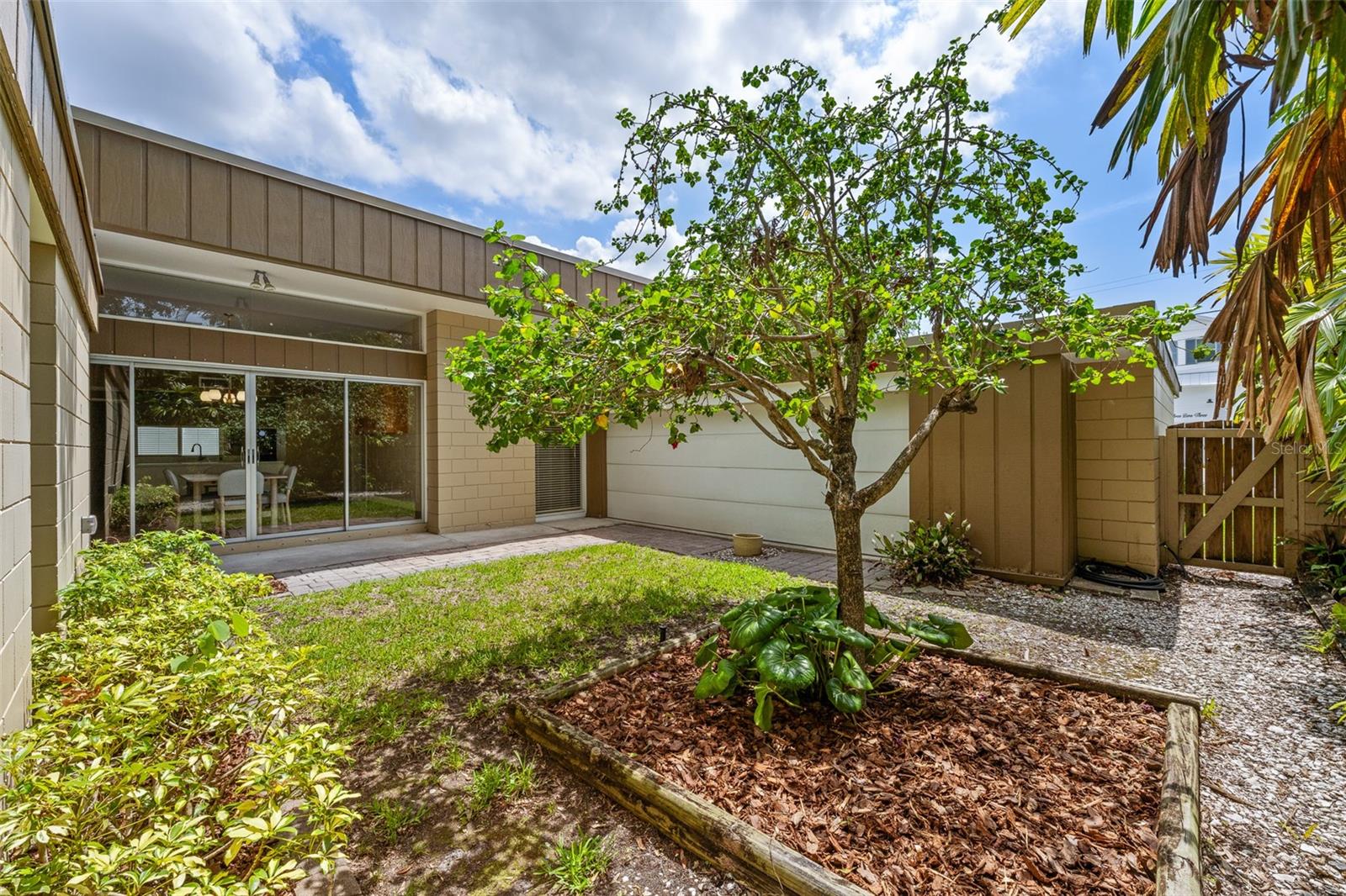 4304 N RIVER VIEW AVE