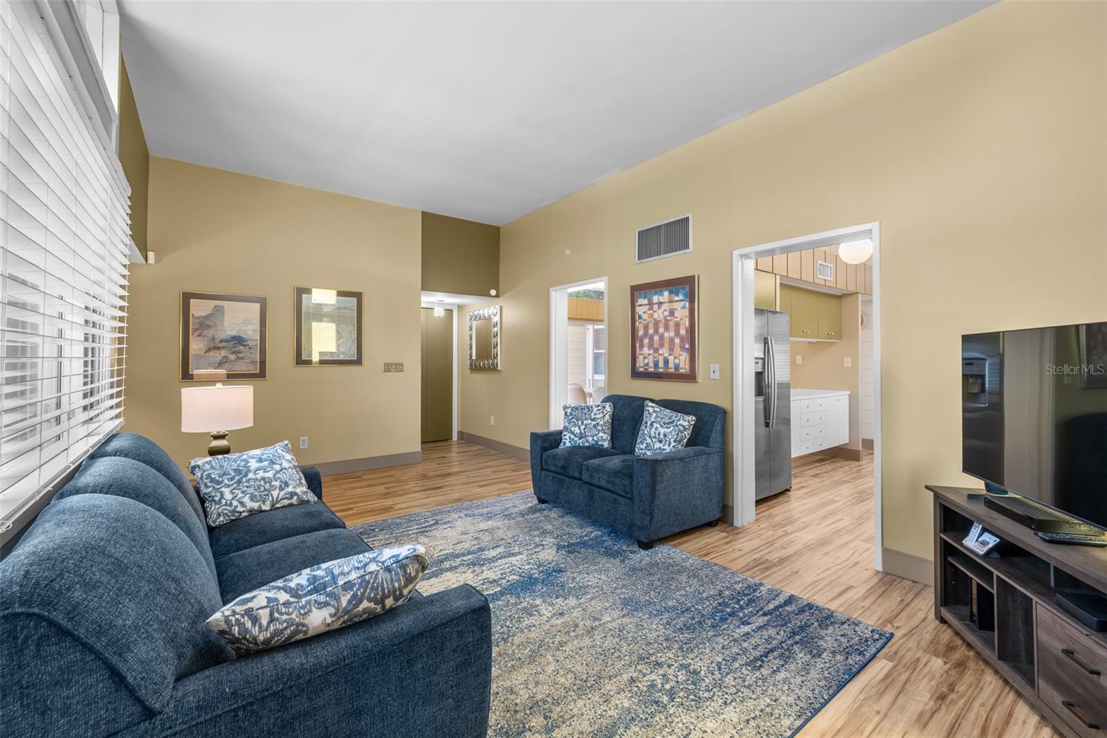 4304 N RIVER VIEW AVE