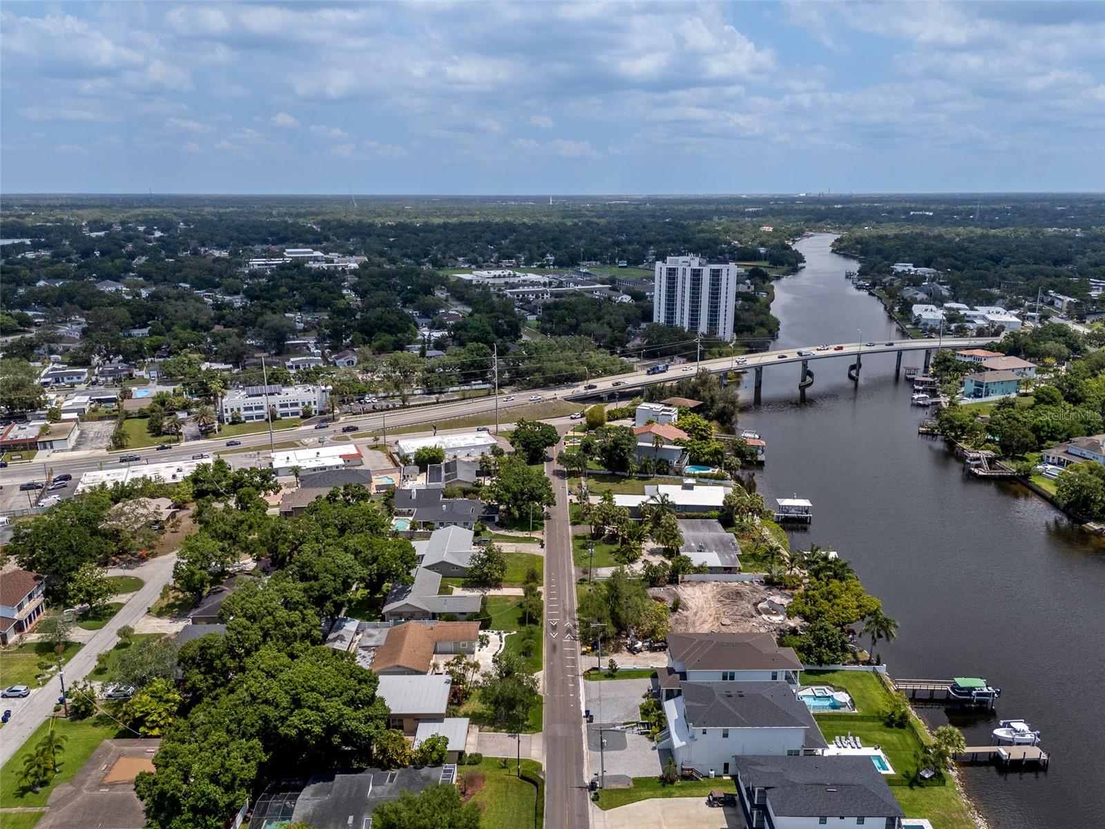 4304 N RIVER VIEW AVE