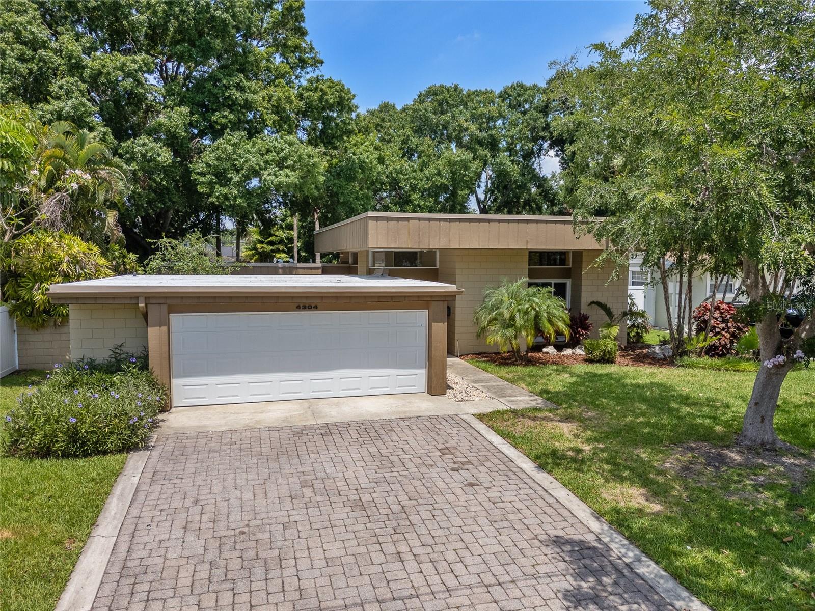 4304 N RIVER VIEW AVE