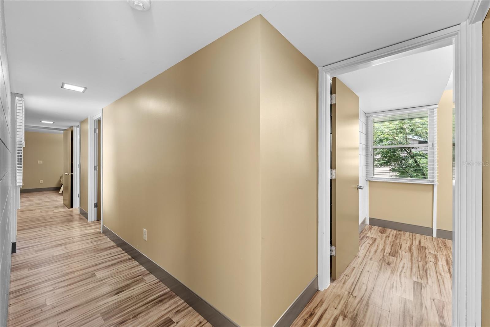 4304 N RIVER VIEW AVE