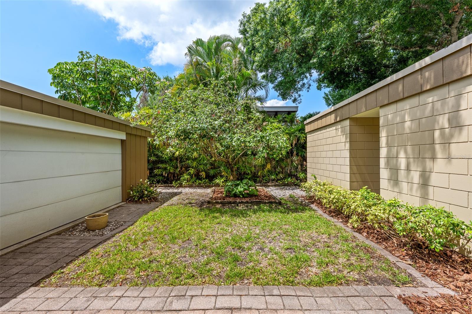 4304 N RIVER VIEW AVE