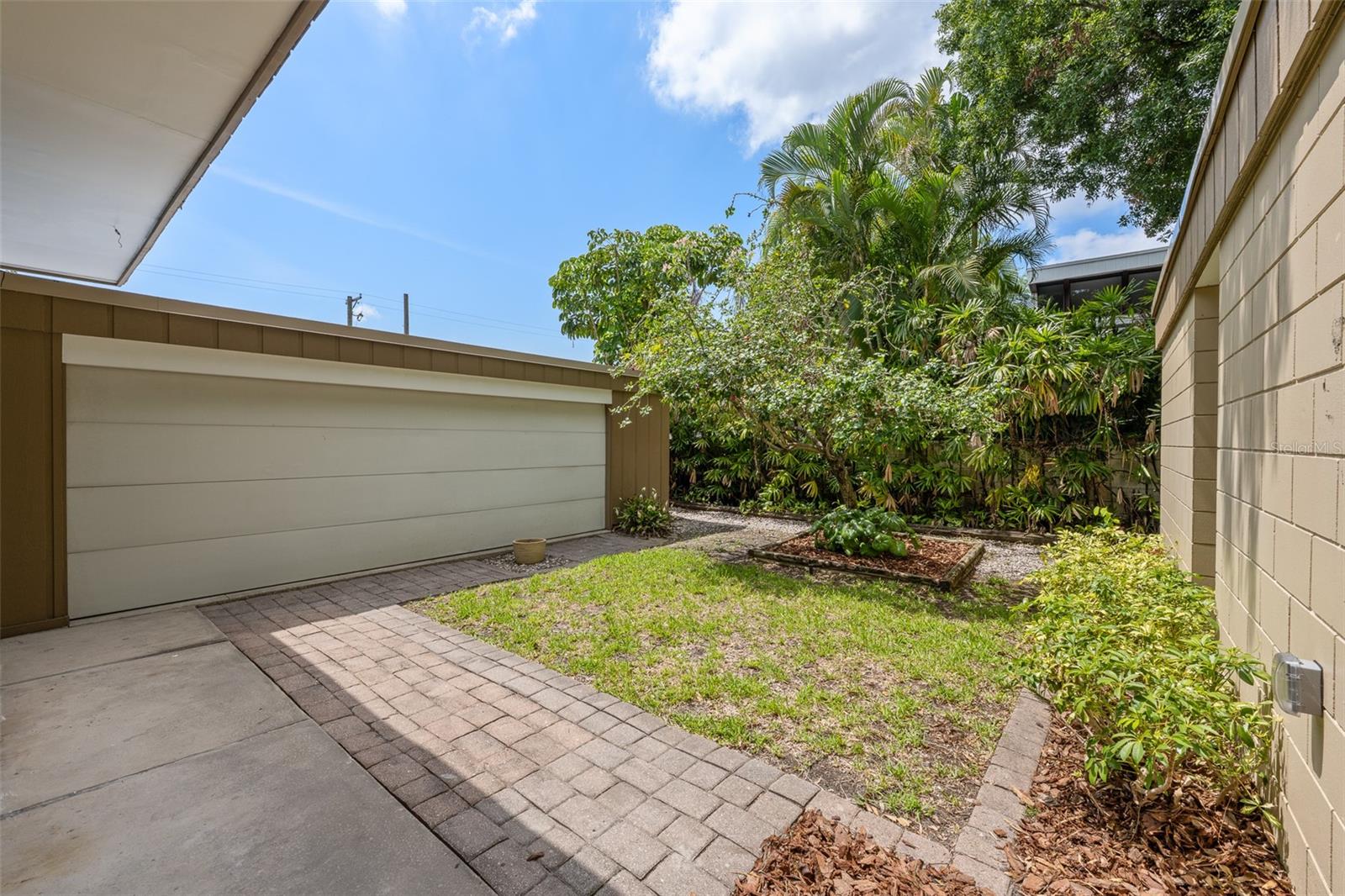 4304 N RIVER VIEW AVE