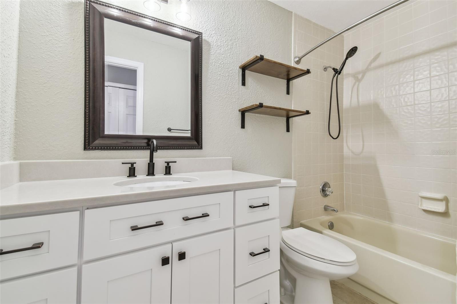 2702 W PAXTON AVE #D