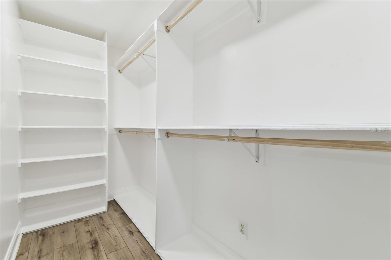 2702 W PAXTON AVE #D