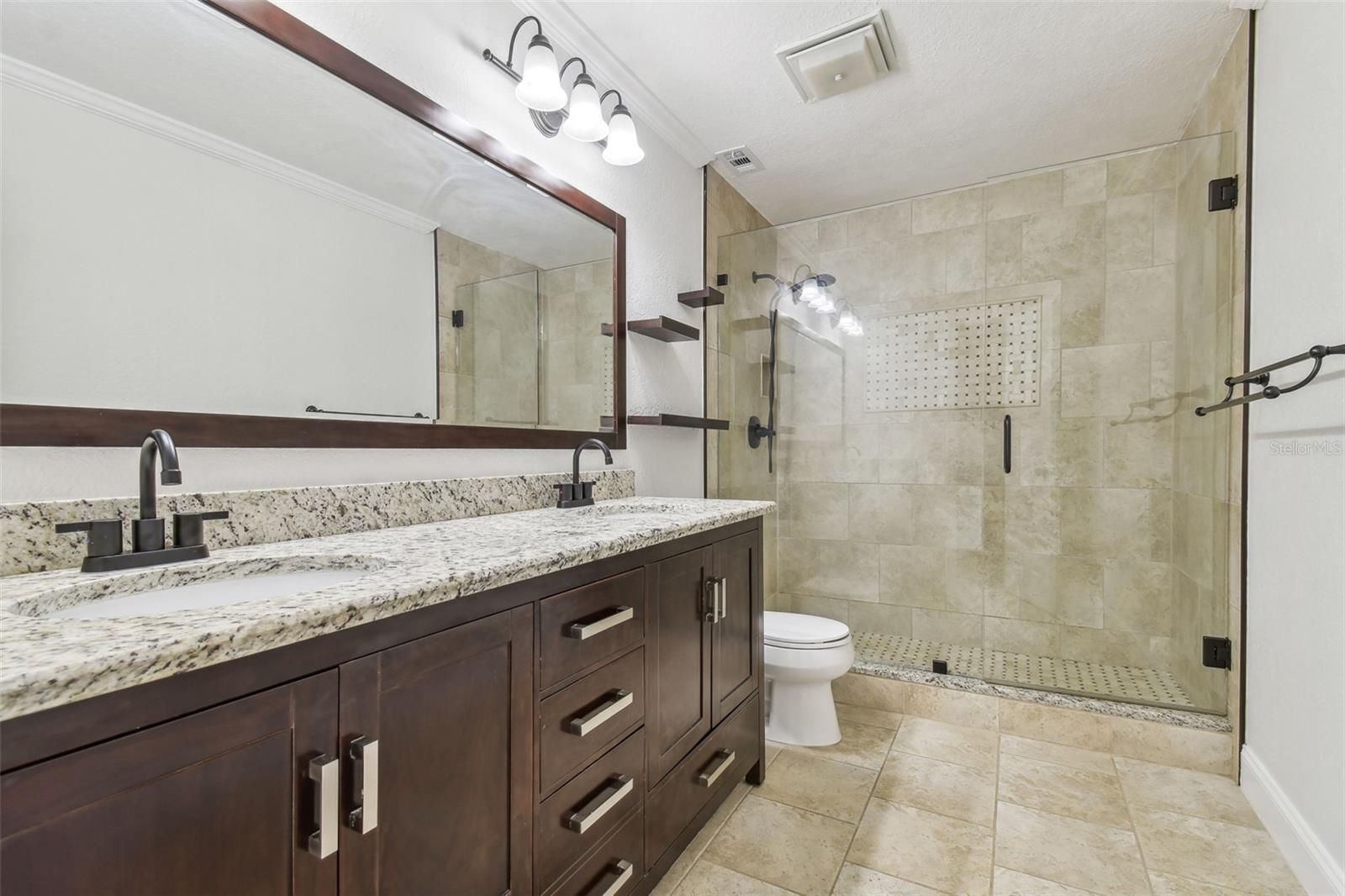 2702 W PAXTON AVE #D