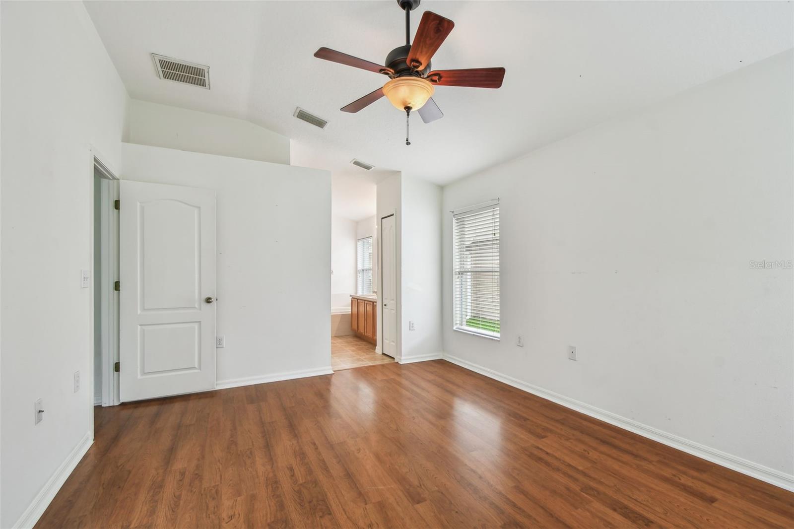 15709 LEATHERLEAF LN