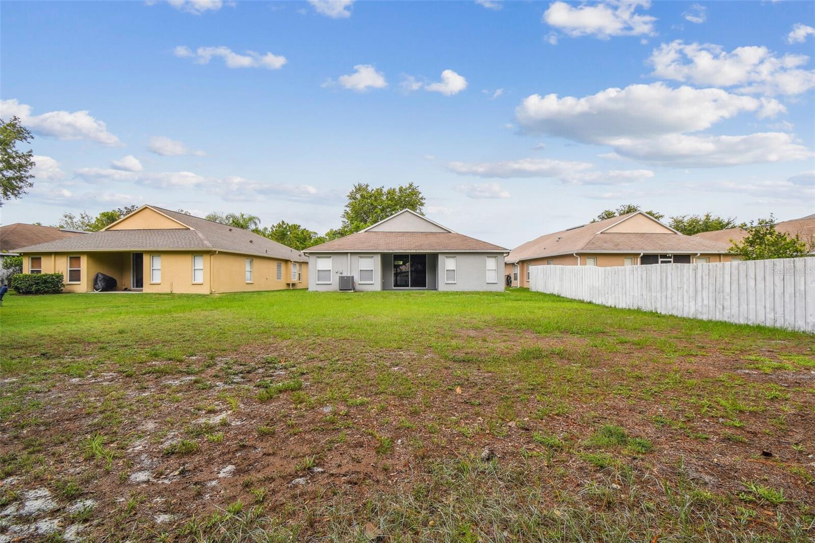 15709 LEATHERLEAF LN