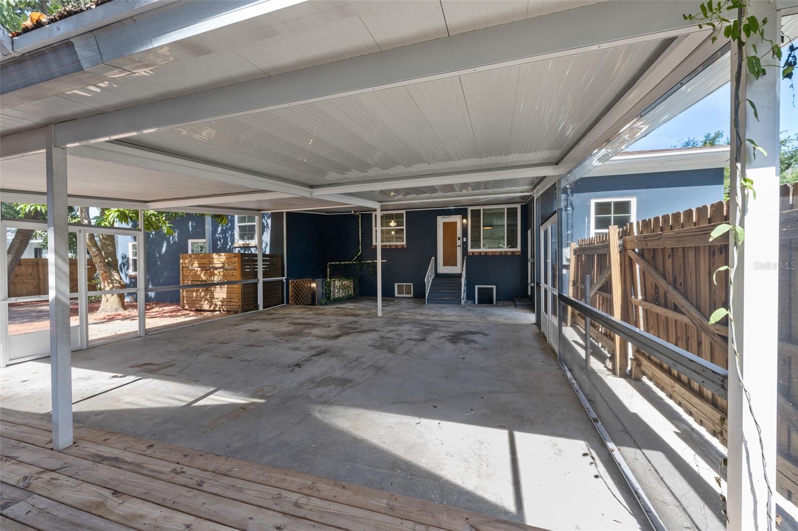 2819 N CENTRAL AVE