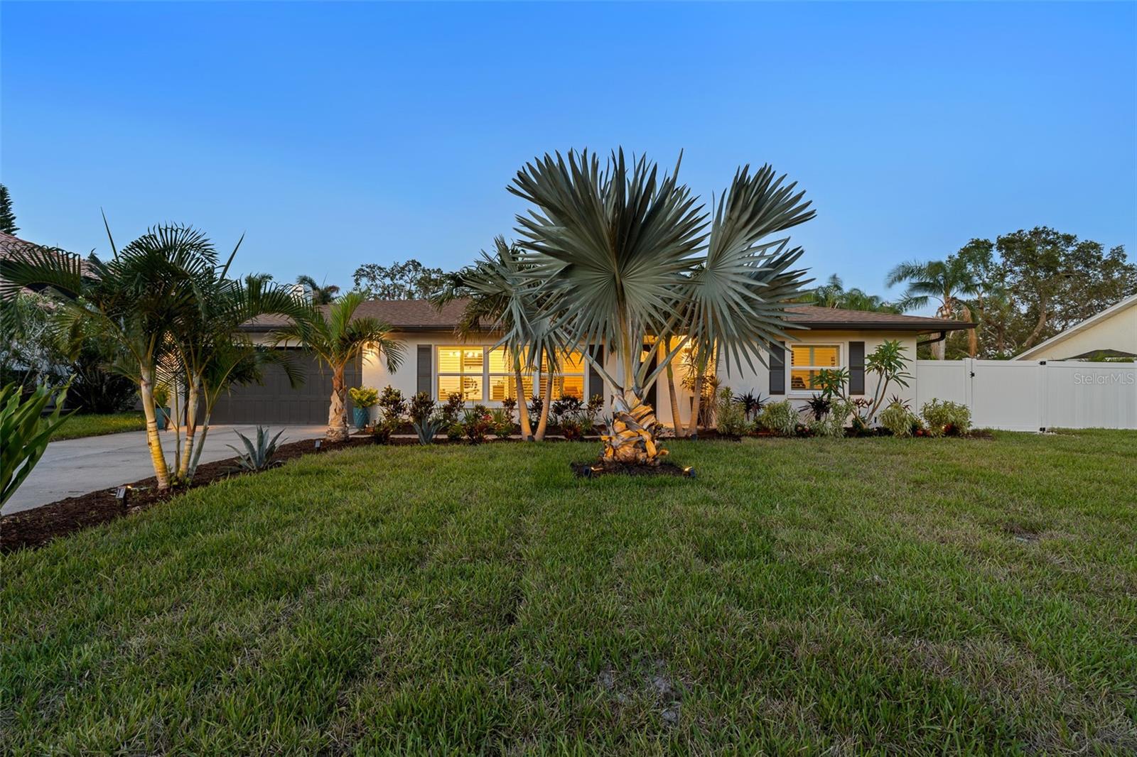 309 PALMETTO LN