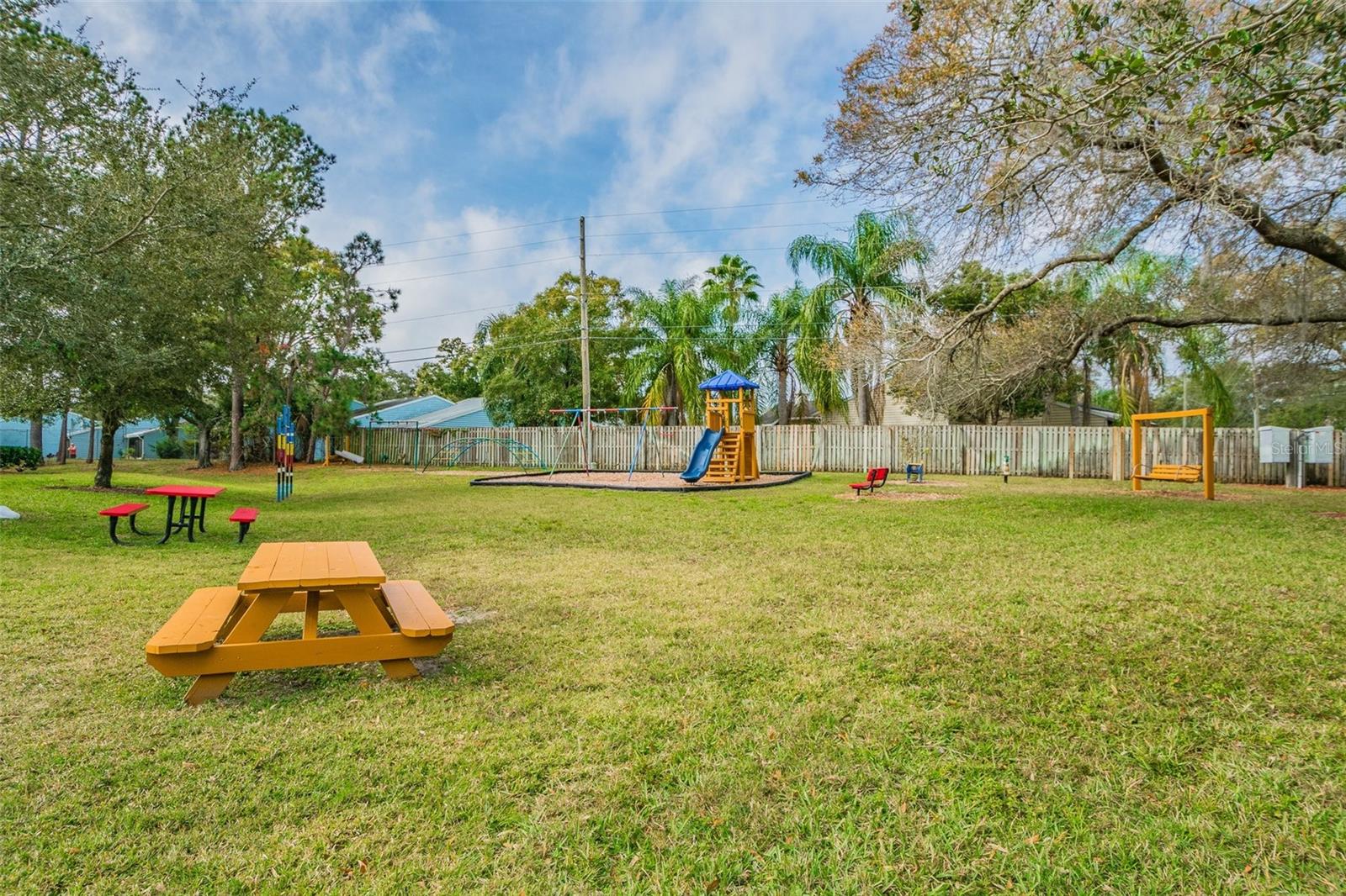 3335 FOX HUNT DR