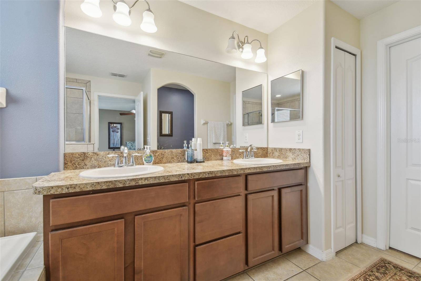 1012 SEMINOLE SKY DR