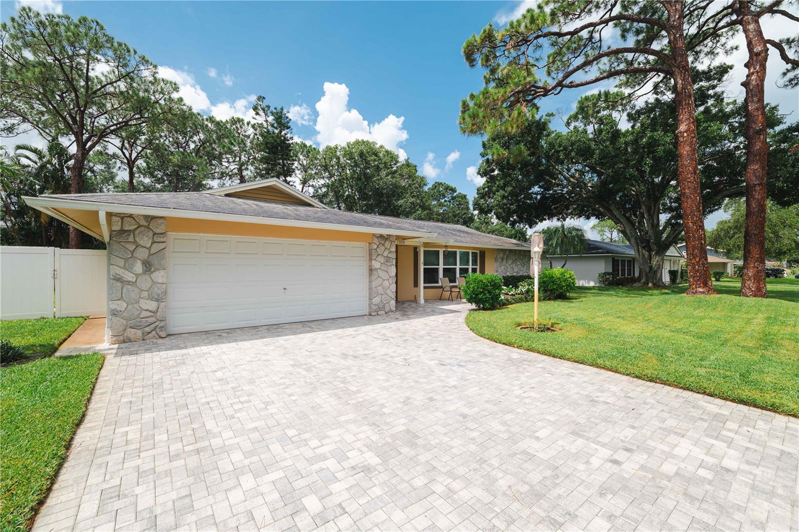 1300 86TH AVE N