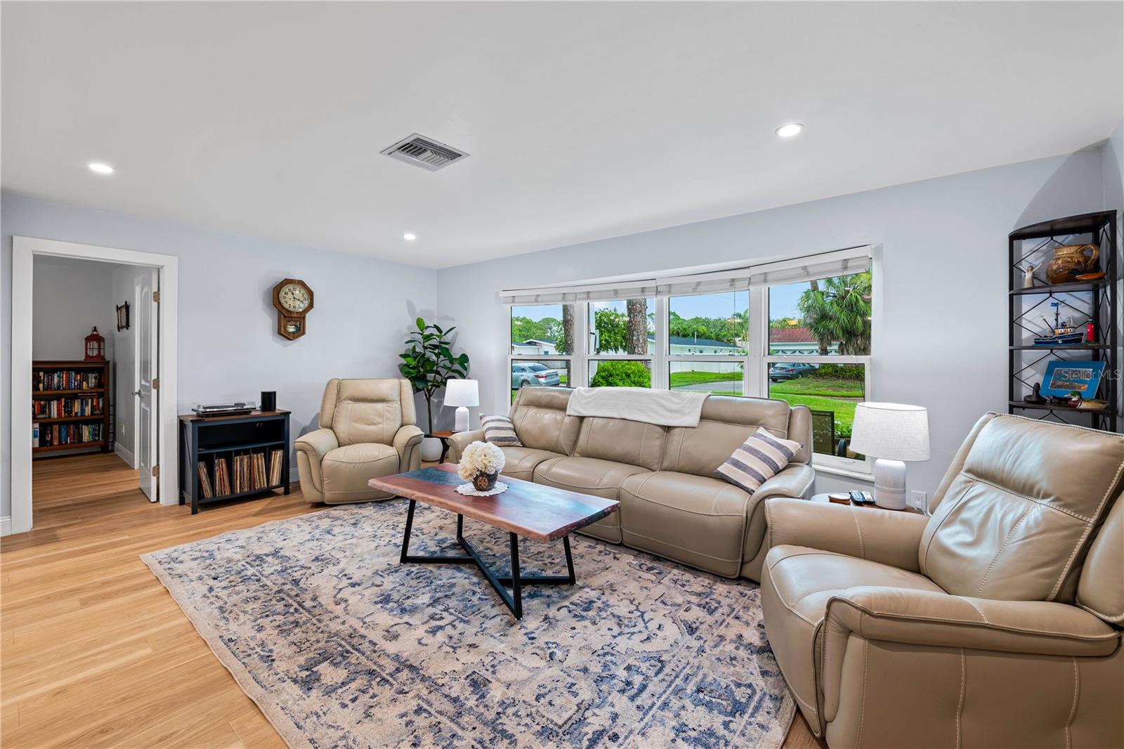 1300 86TH AVE N